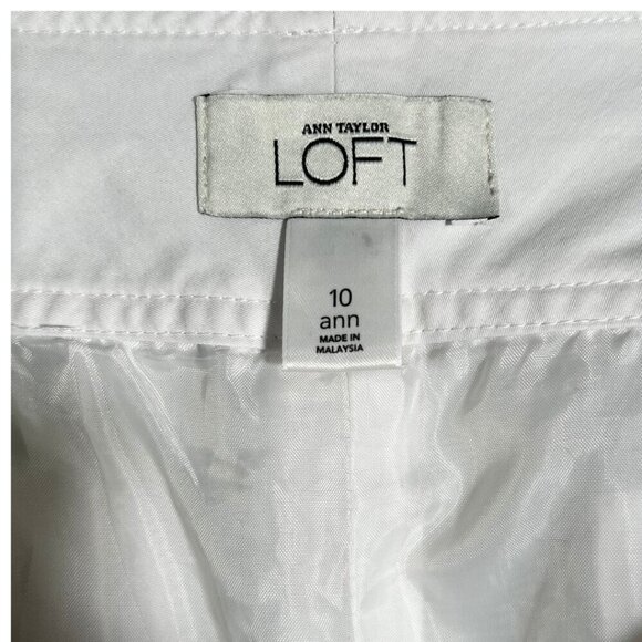 Ann Taylor LOFT [10 - EUC] White Button-Detail Cropped Casual Pants - Picture 7 of 9